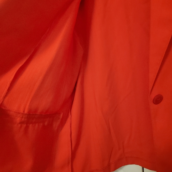 Red V-Neck Over Sized Thigh Length Blazer - Picture 4 of 6